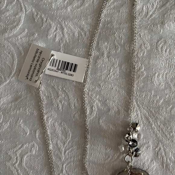 Lemoniq 32" Sterling Chain with Swarovski Crystal Pendant - Picture 3 of 6